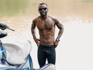 santiblack on Streamate 