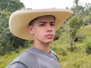 Offline SebastianReed on Streamate