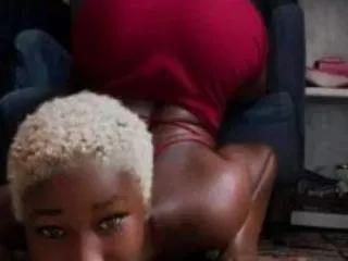 Selinah22 on Streamate 