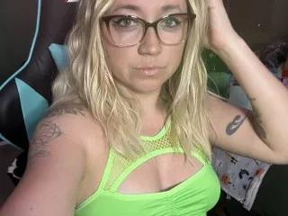 Offline SkyJonesXO on Streamate