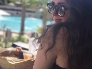 Offline WetCherrryMilf on Streamate