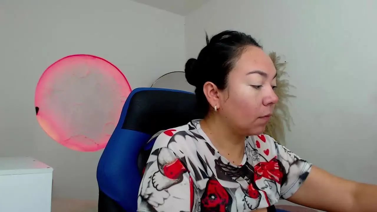 Offline Aaliyah_cute on Streamray