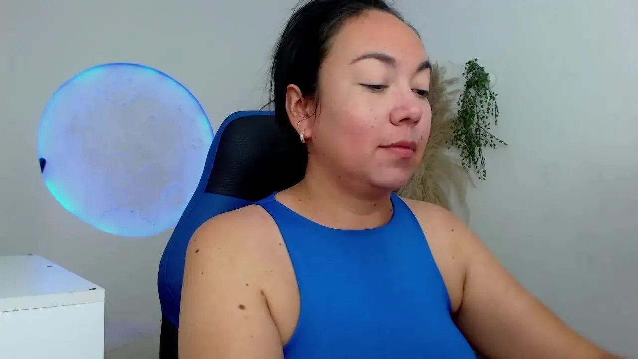 Offline Aaliyah_cute on Streamray