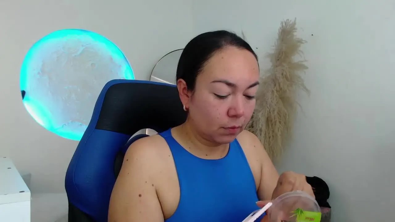 Offline Aaliyah_cute on Streamray