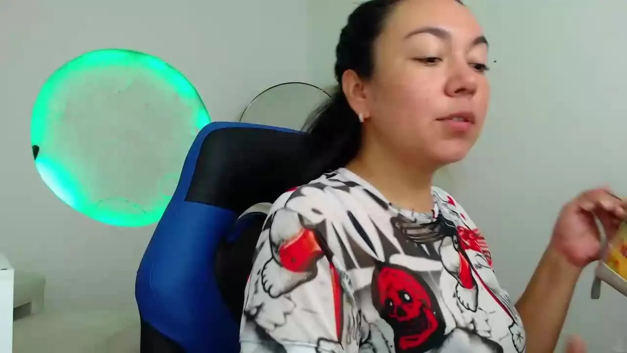 Offline Aaliyah_cute on Streamray