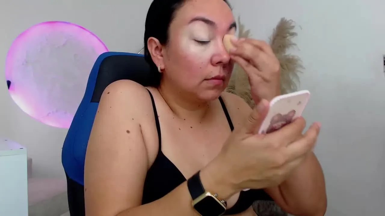 Offline Aaliyah_cute on Streamray