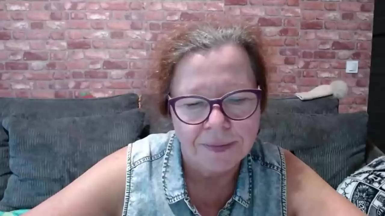 AdeleeModel on Streamray 