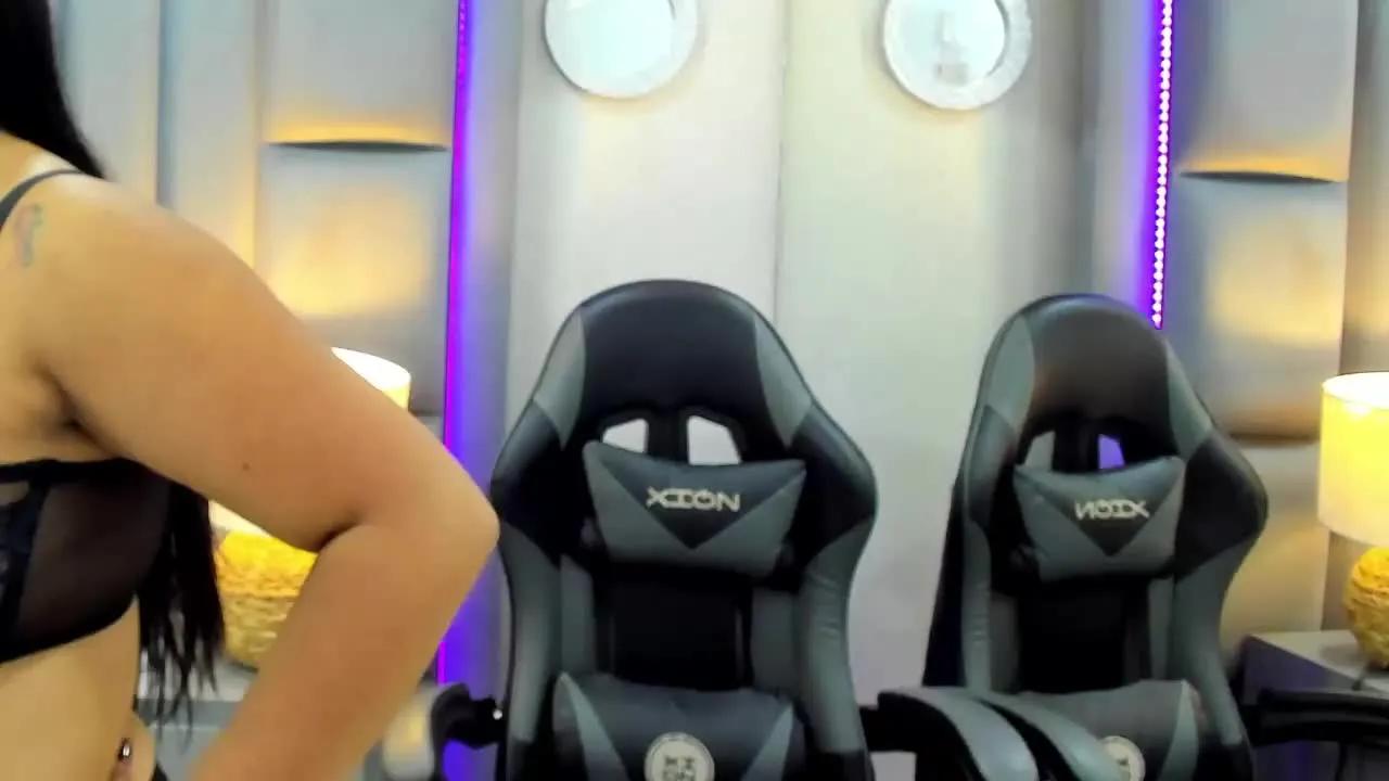 AlannaPortman on Streamray 