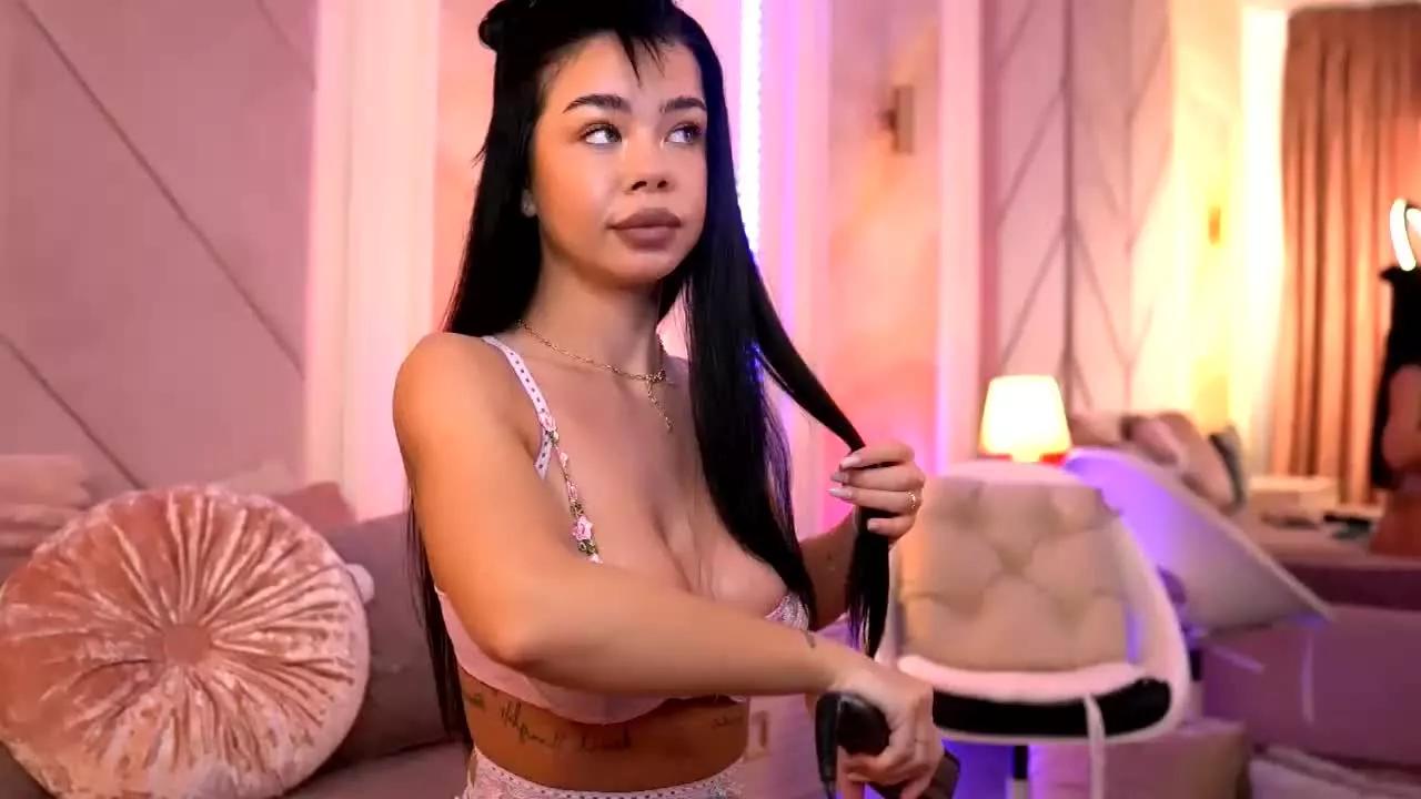 AlexaHeyesz on Streamray 