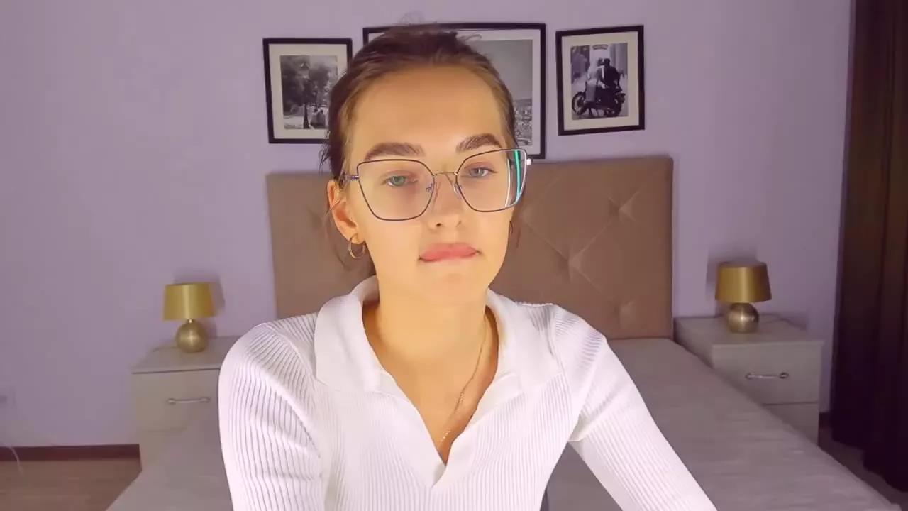 AliceAzalea on Streamray 