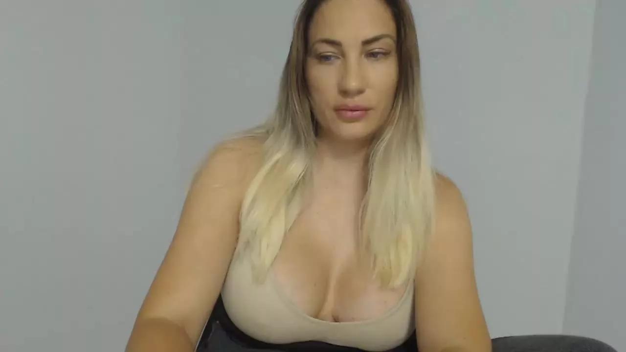 Allysahot0 on Streamray 