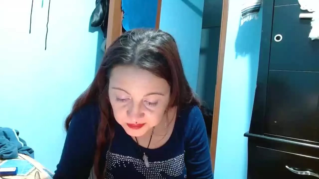 Offline AnieHorny on Streamray