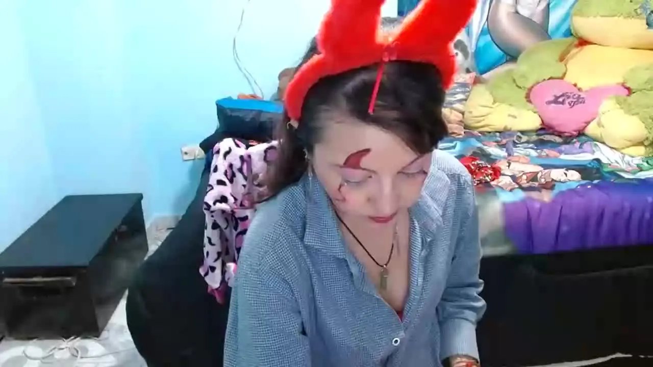 Offline AnieHorny on Streamray