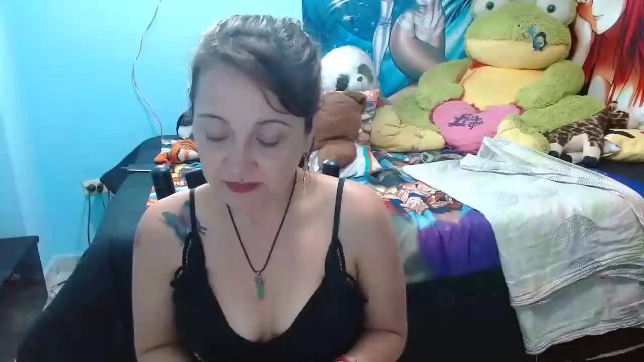 Offline AnieHorny on Streamray