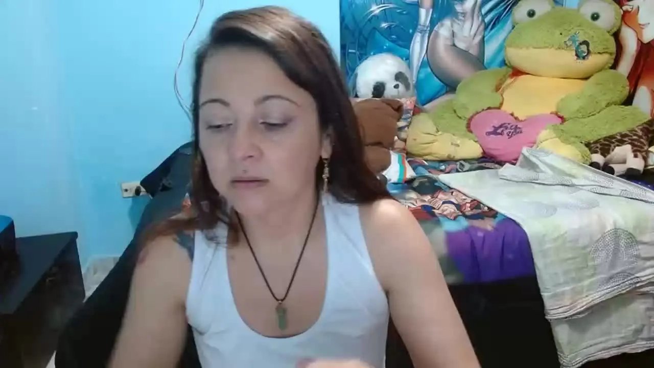 Offline AnieHorny on Streamray