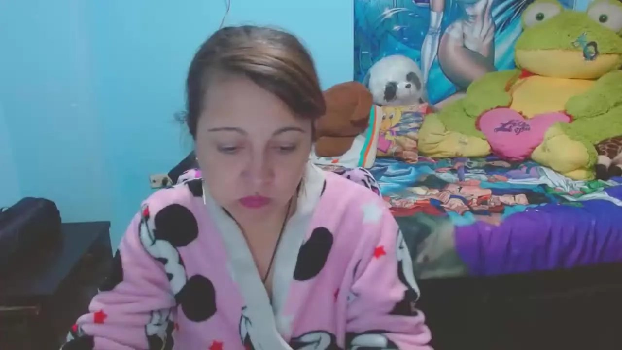 Offline AnieHorny on Streamray