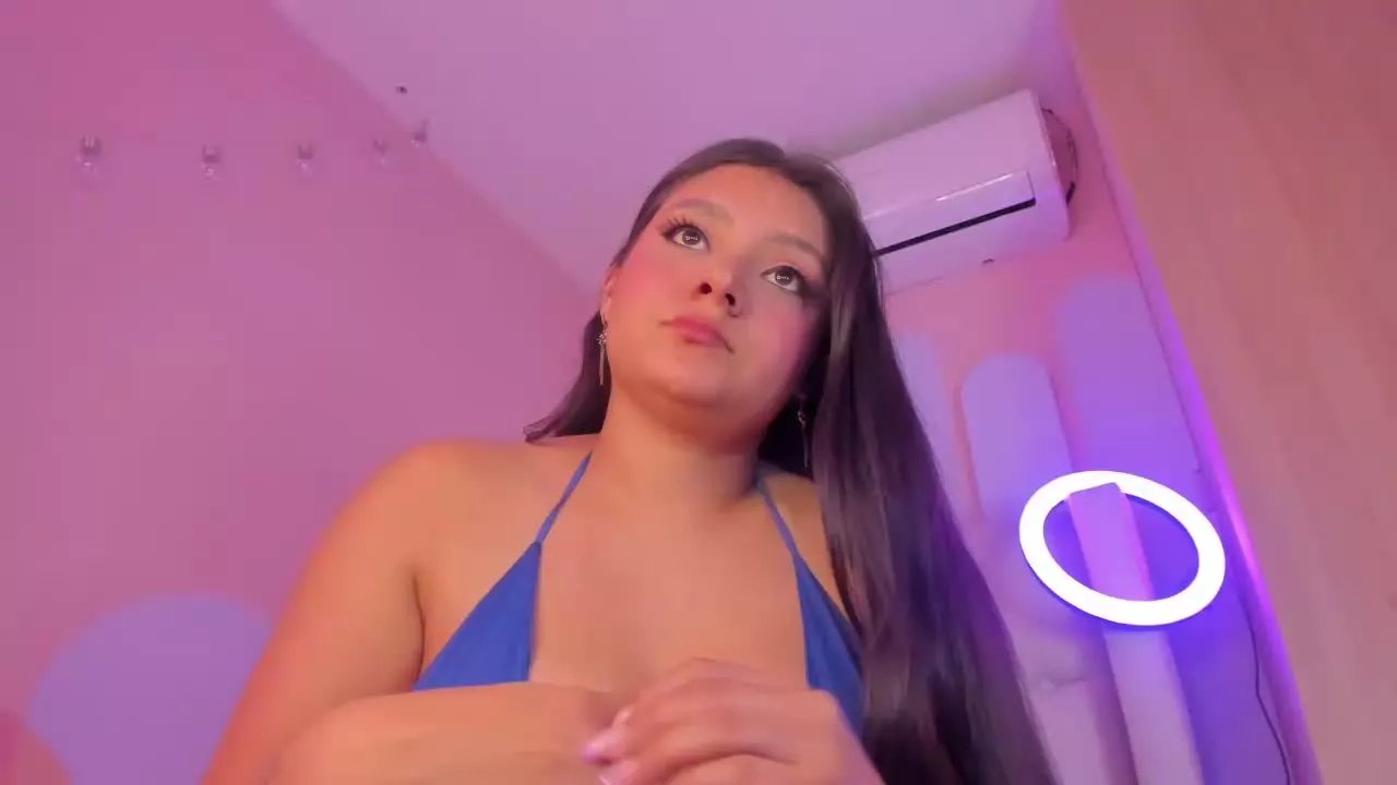 Offline AnnyBlue on Streamray