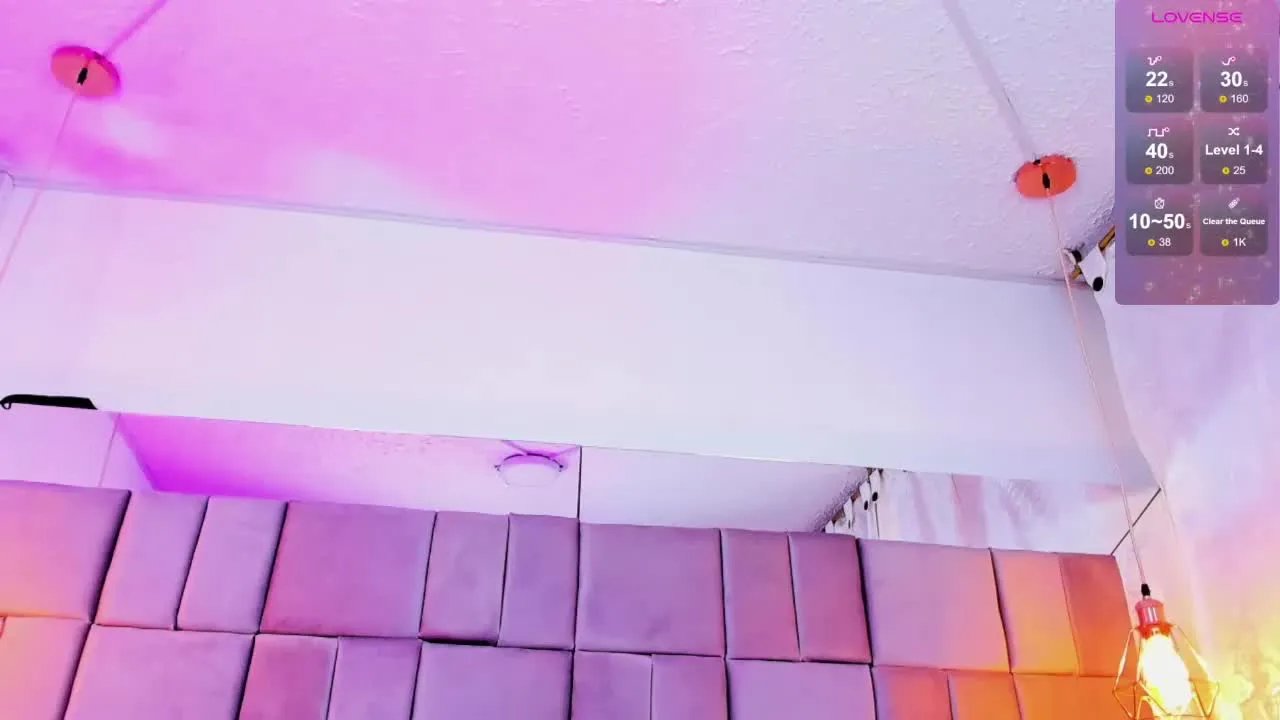 Offline antonella_jones on Streamray