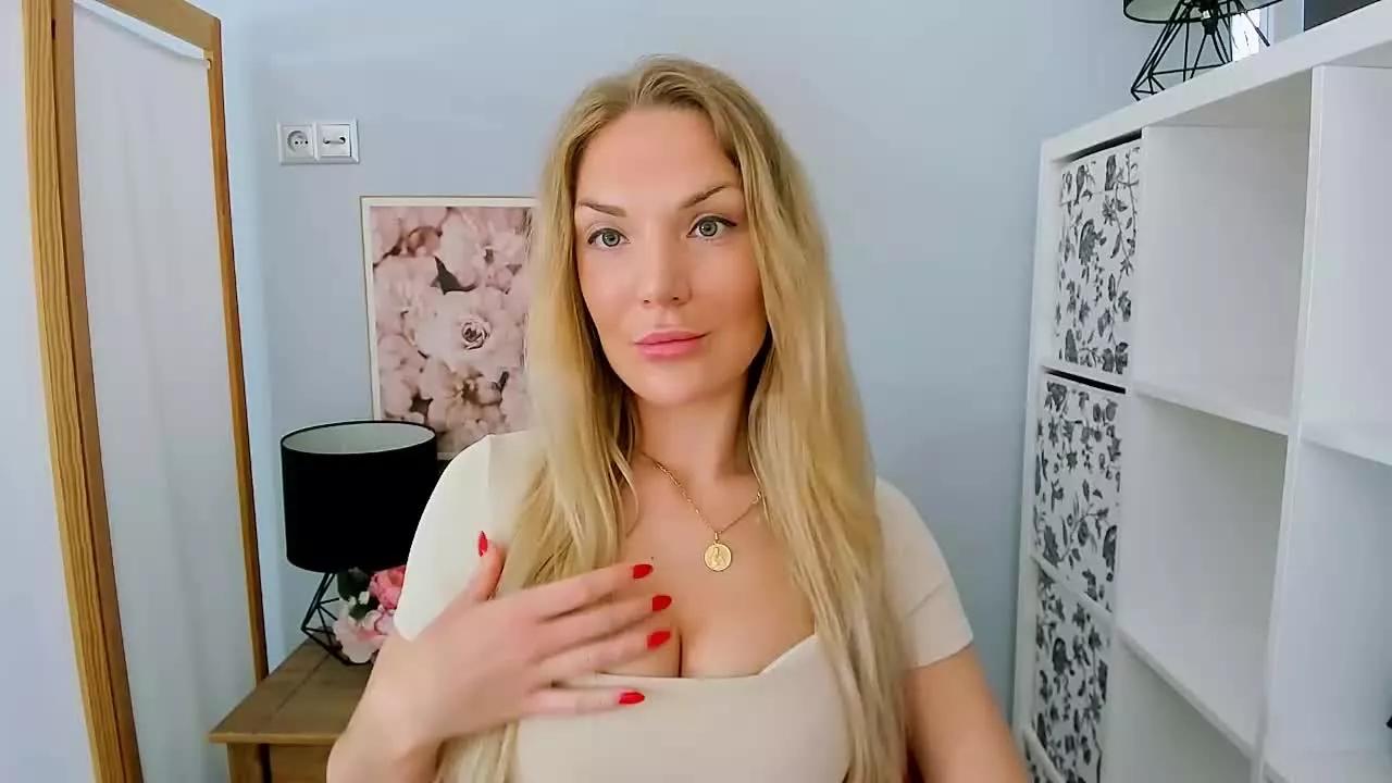 AulloraAmazing on Streamray 