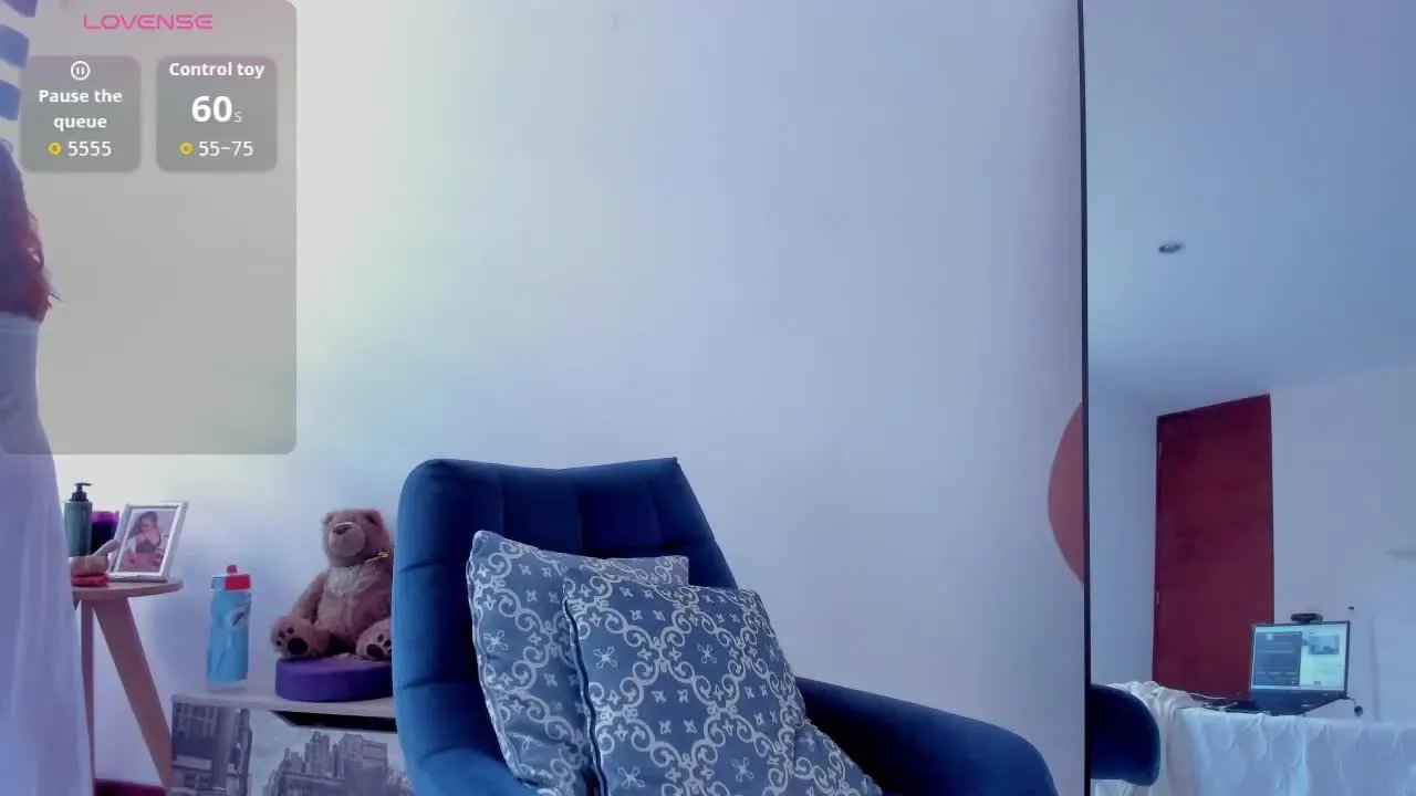 Offline AvaCollins on Streamray