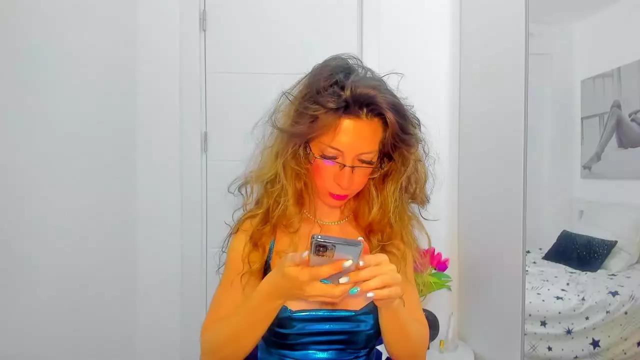 AvaMonroe77 on Streamray 