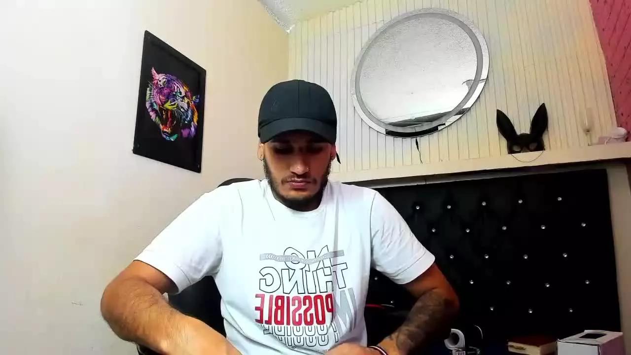 Offline Axell_Cross77 on Streamray