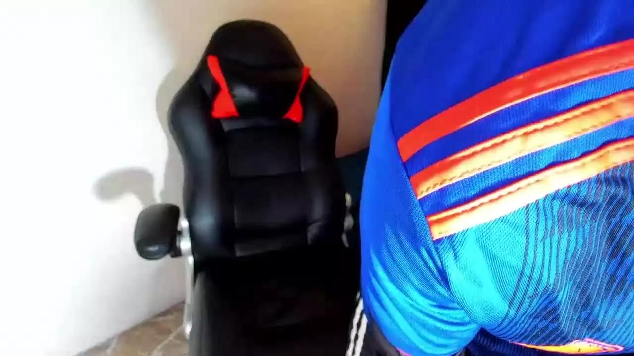 Offline Axell_Cross77 on Streamray