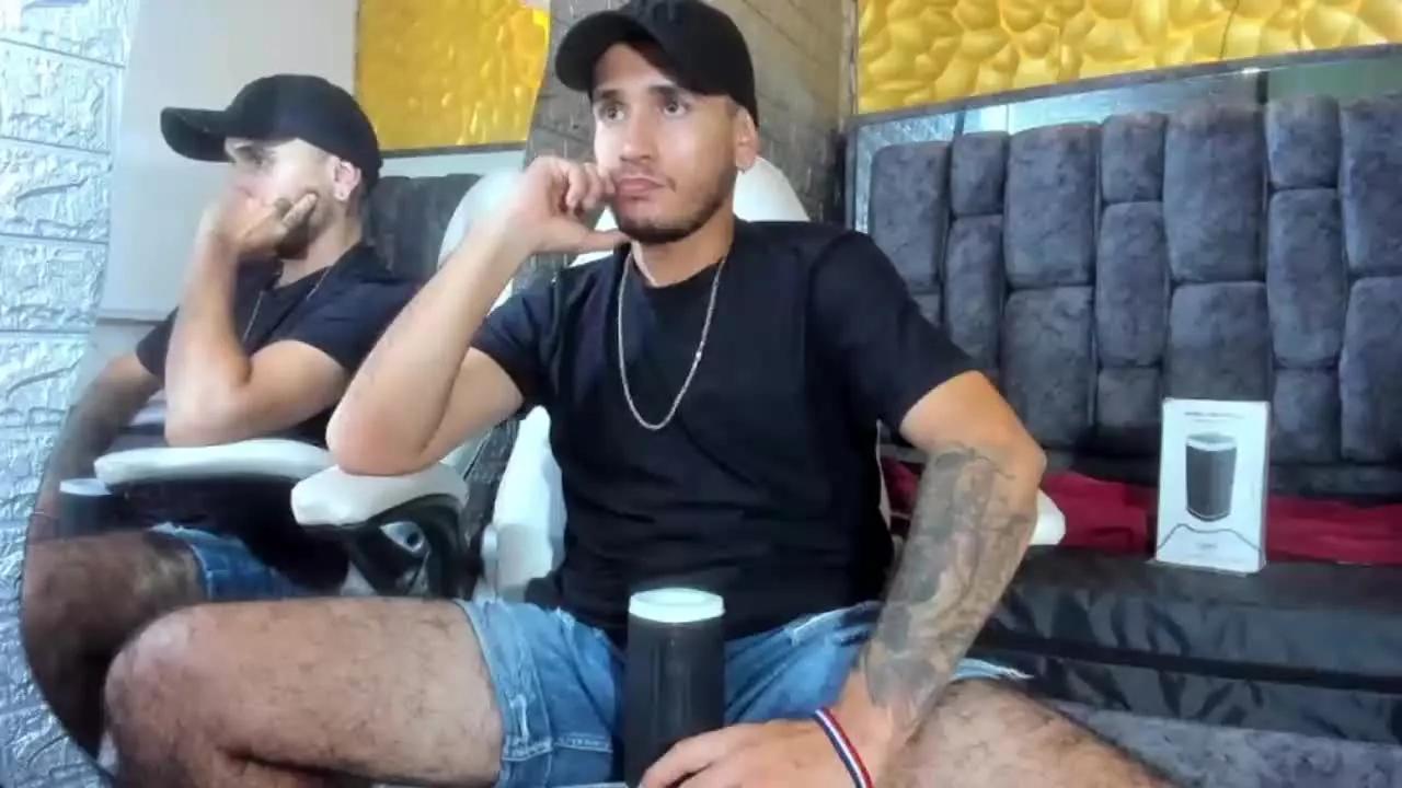 Offline Axell_Cross77 on Streamray