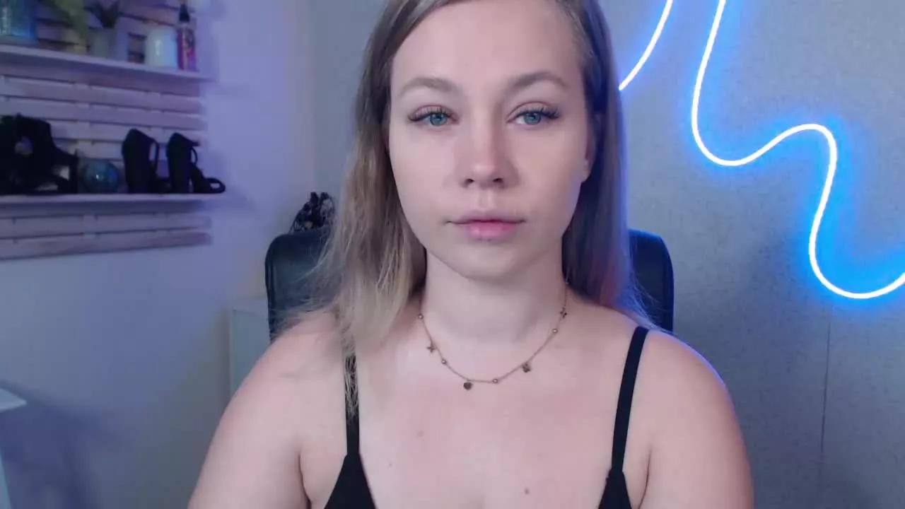 bambiHOLLY on Streamray 