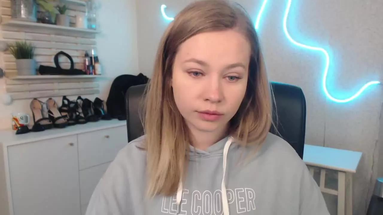 bambiHOLLY on Streamray 