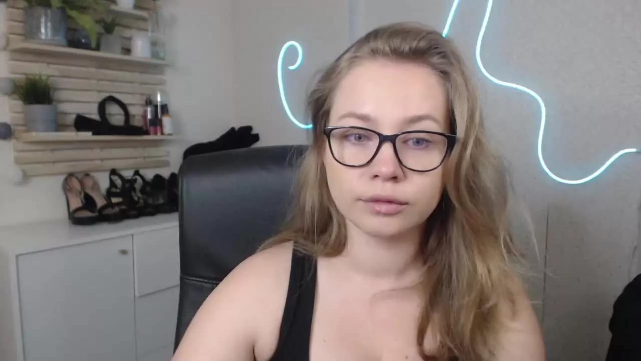 bambiHOLLY on Streamray 