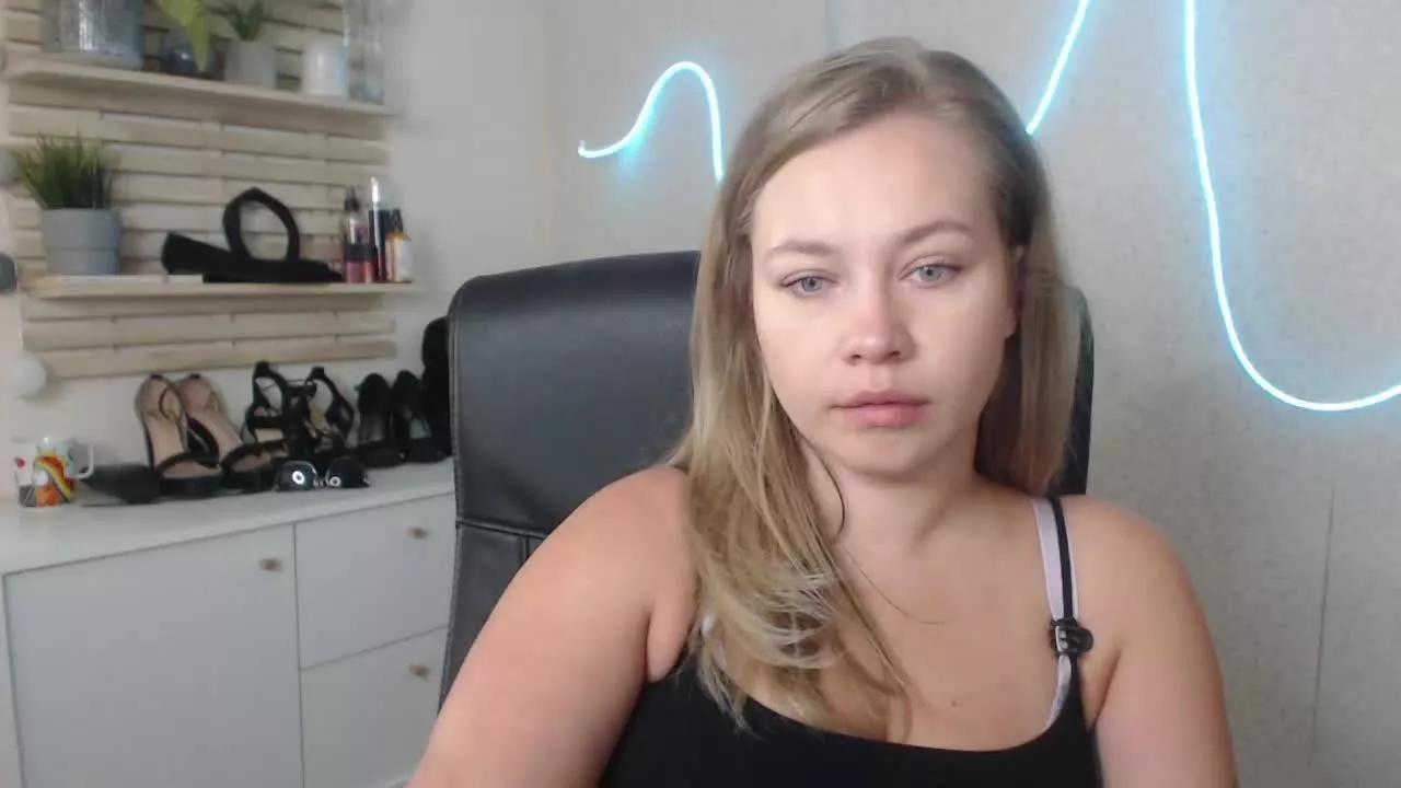 bambiHOLLY on Streamray 