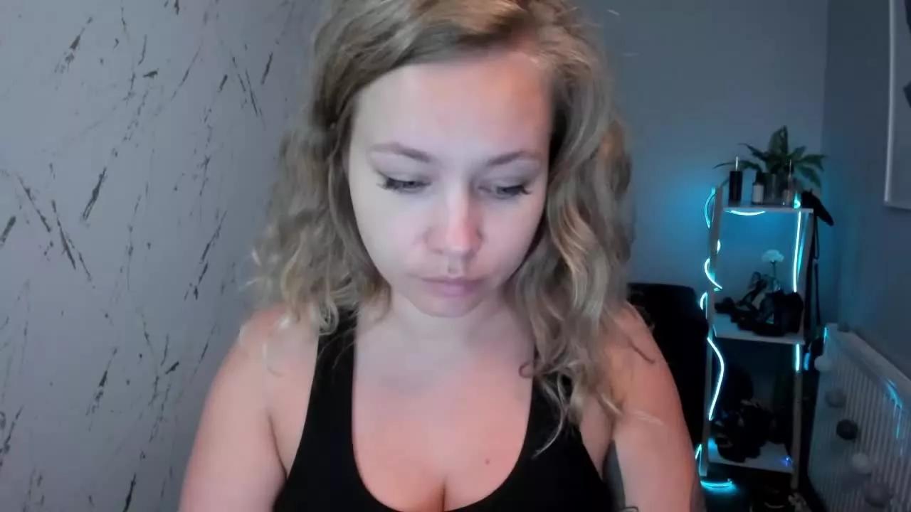 bambiHOLLY on Streamray 