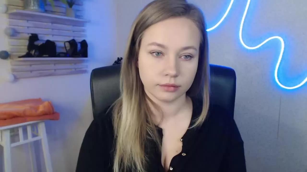 bambiHOLLY on Streamray 