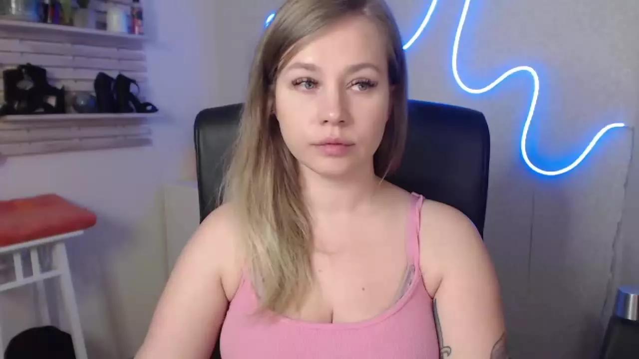 bambiHOLLY on Streamray 