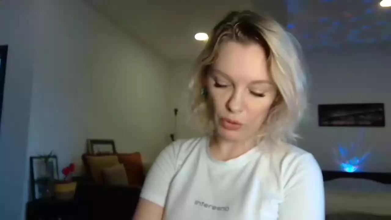 beautifulkollettee on Streamray 