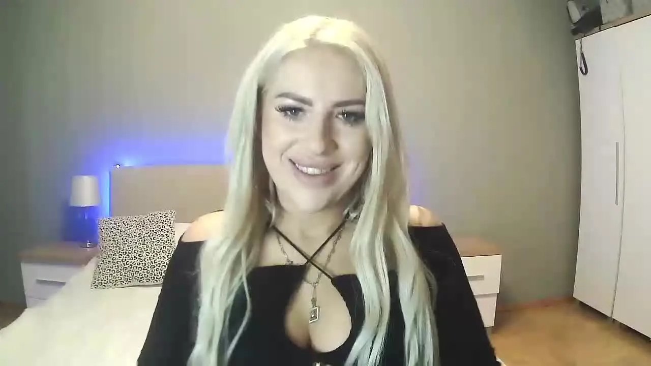 Offline BlondLeyla on Streamray