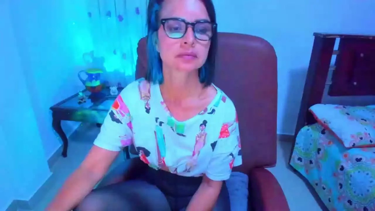 Offline BrianaGarner on Streamray