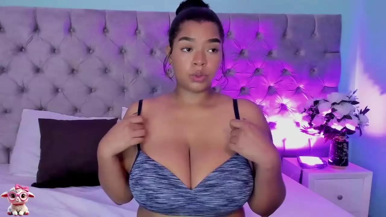 BriannaHunter on Streamray 