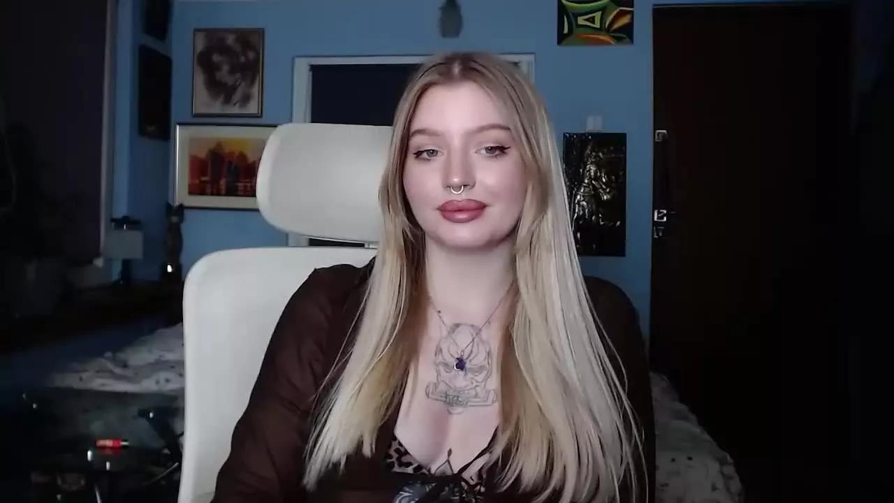 ca_milaLove on Streamray 
