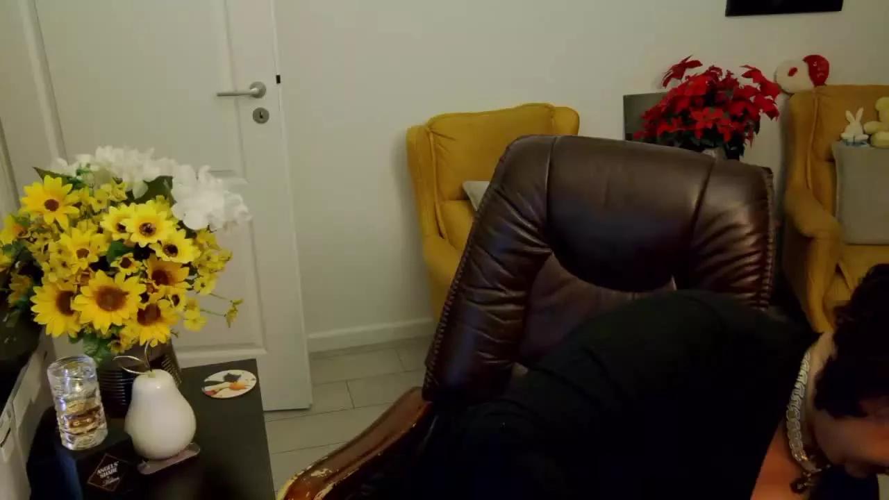 ClassybutNaughty on Streamray 