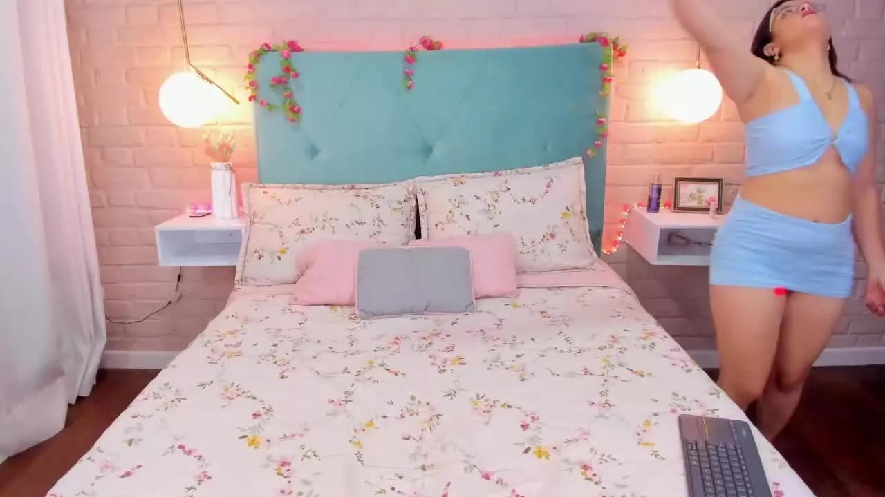 Cloe_Petit on Streamray 
