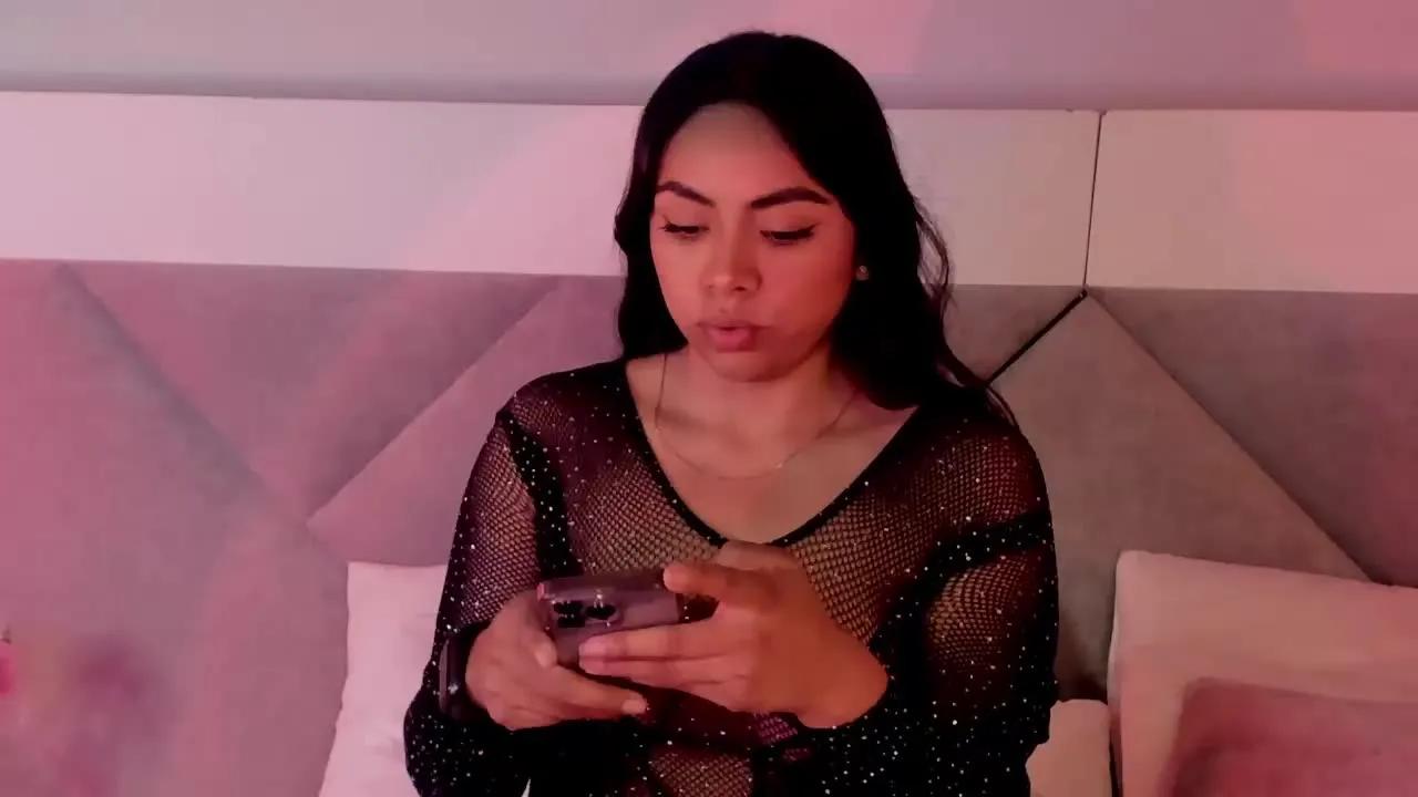 Offline DaniLayton on Streamray