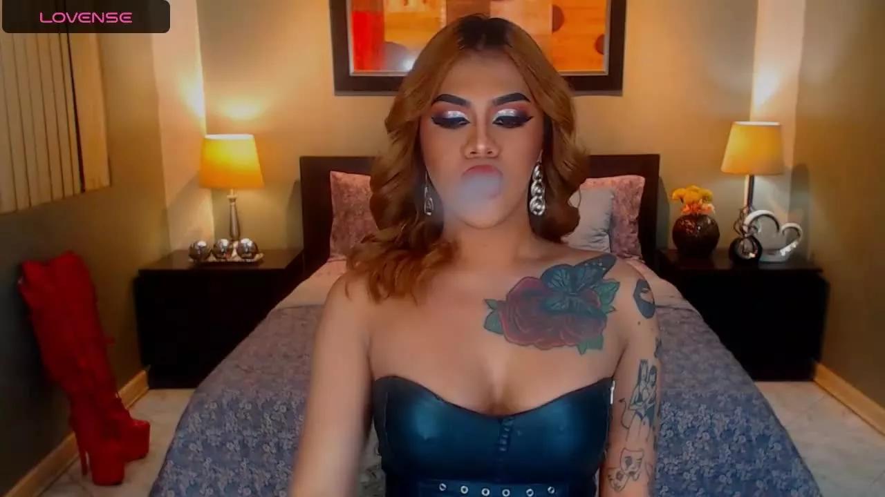 DarkBeautySophiaTS on Streamray 