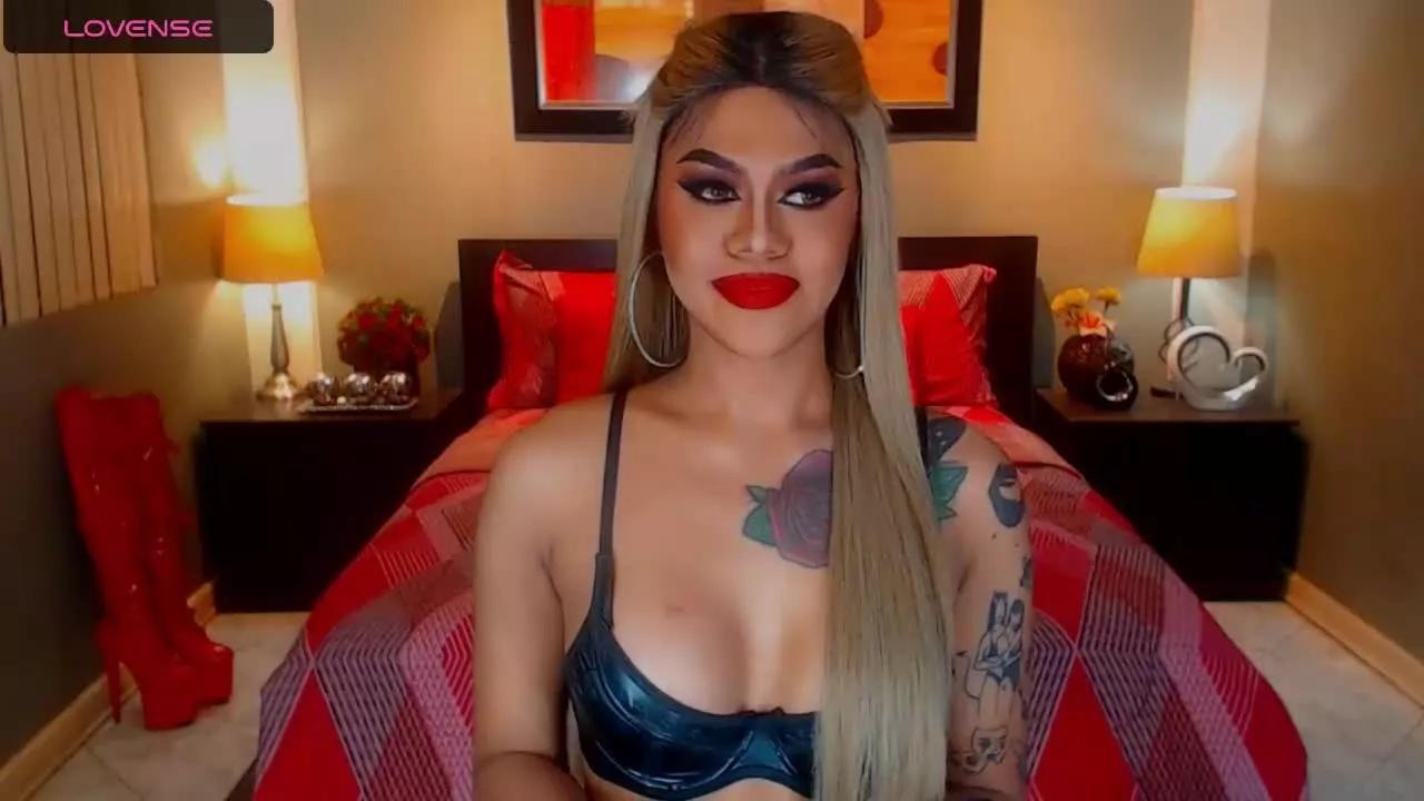 DarkBeautySophiaTS on Streamray 