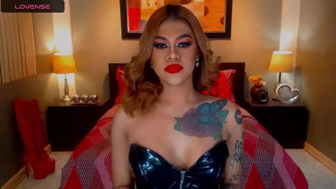 DarkBeautySophiaTS on Streamray 