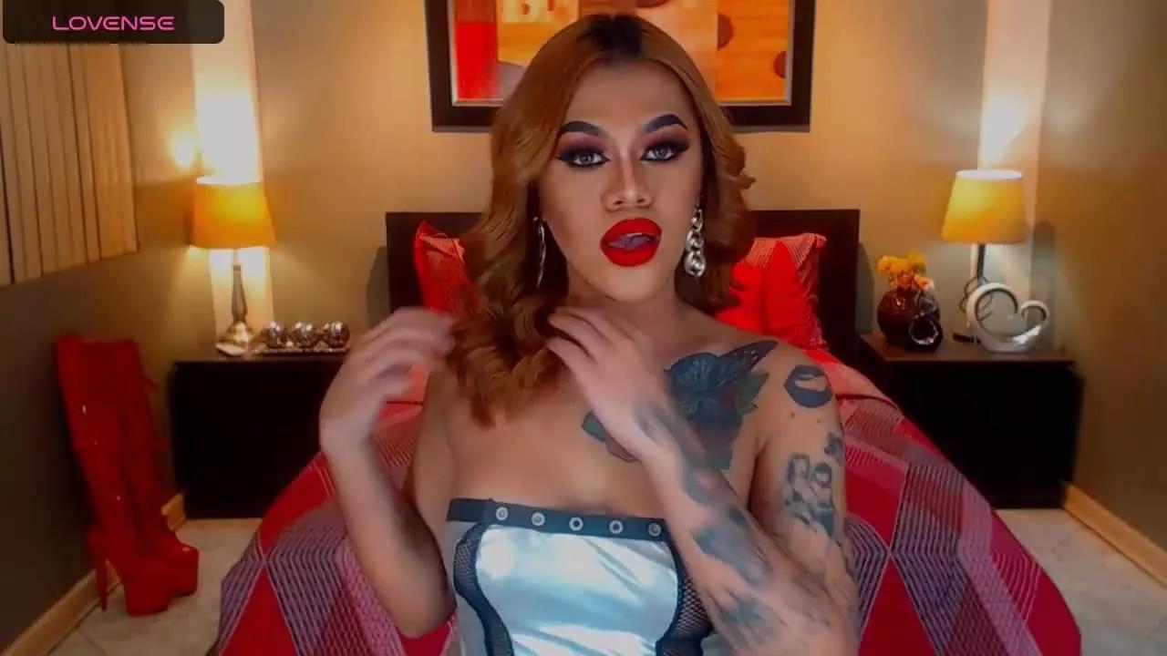 DarkBeautySophiaTS on Streamray 