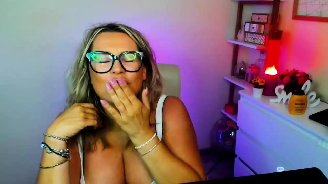 DianaTease on Streamray 
