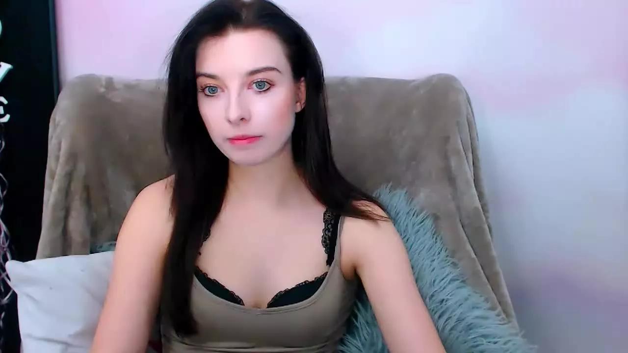 DominaLuna on Streamray 