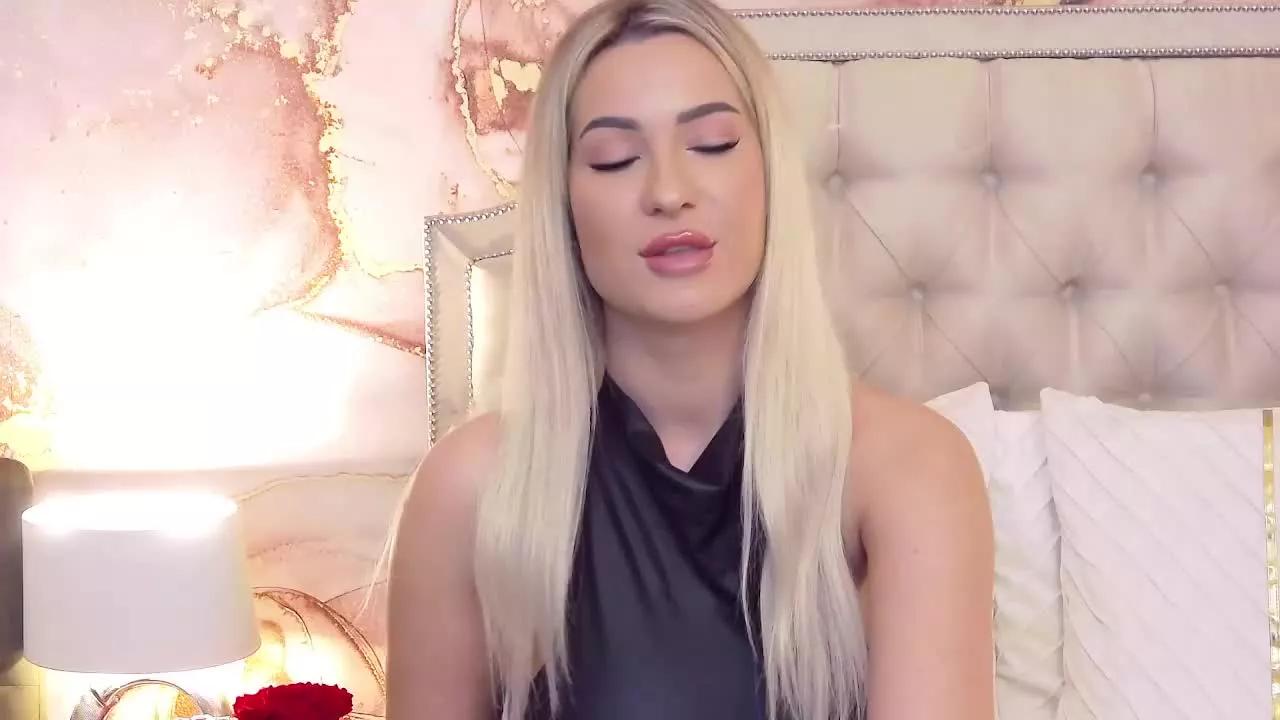 Offline ElaAudrey on Streamray